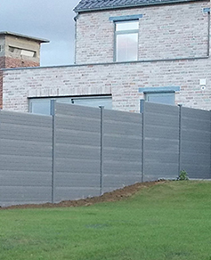 Create a complete fence with gravel boards.